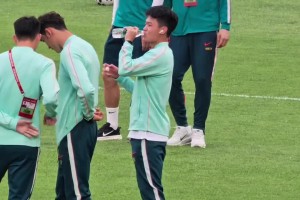贡献力量！网友：国足训练场上国安元素满满