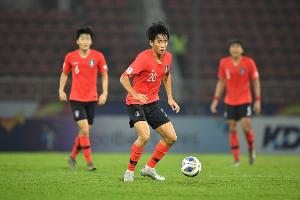 媒体人透露：28岁韩国国脚元斗载有望加入深圳新鹏城队