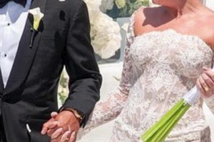 张伯伦与相恋10年的女友佩里在葡萄牙举办婚礼