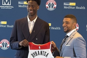 奇才官方声明：状元迪班萨将穿4号球衣征战NBA