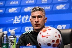 博主：中青赛国安U20队与泰山U20队1-1战平，蒙哥马利现场观看比赛