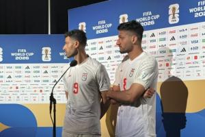 FIFA工作人员屡次尝试中断采访，伊朗球员却希望继续讲述