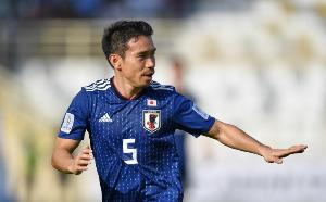 长友佑都谈及对阵突尼斯：球队氛围颇为紧张，但我们已做好准备