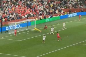 奶奶球没踢进！法比安·里德面对空门未射门，横传直接传给门将