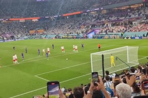 梅西2022年世界杯对阵波兰也射失点球！半高球被什琴斯尼扑出！
