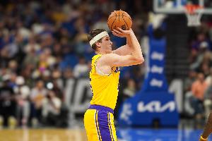 4年1.85亿美元，Shams透露：里夫斯签下NBA历史落选秀最大合同