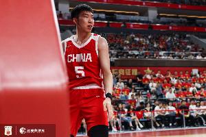 记者：中国男篮需明确杨瀚森角色，低位强打非良策