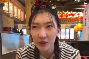 韩旭分享WNBA生活日常vlog:一顿火锅让我倍感放松