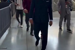 亨利大帝和逼王伊布气质这一块…