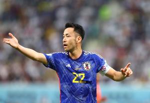 吉田麻也：与巴西抗衡90分钟是成长，替补阵容深度不足